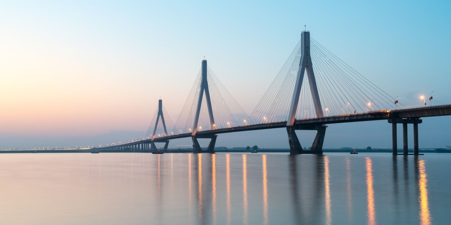dongting lake bridge in sunset