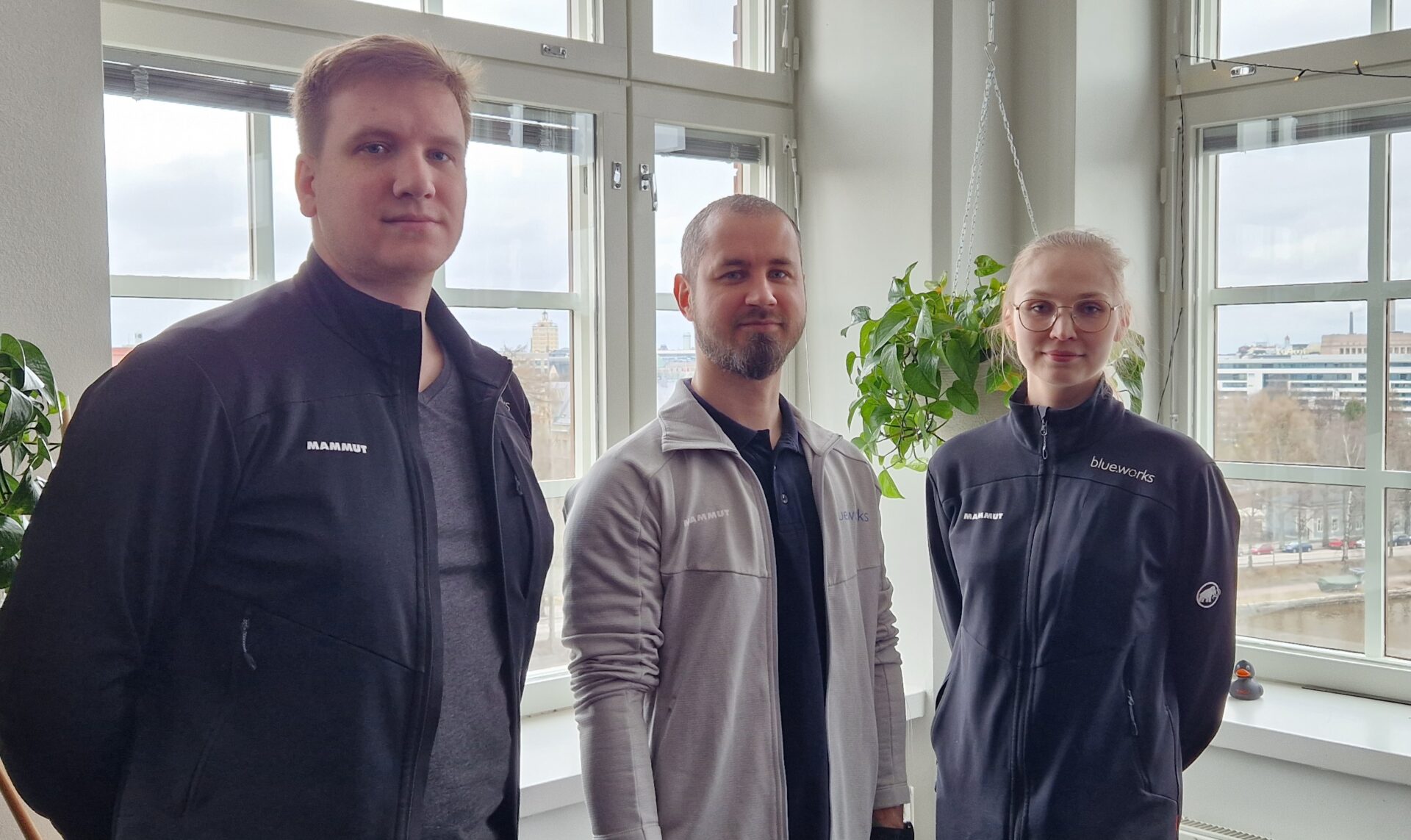 photo_3 › blue.works